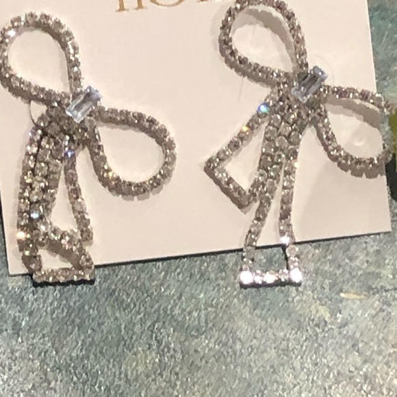 Crystal rhinestone blinged faux diamond oversized bow earrings new - Picture 9 of 11